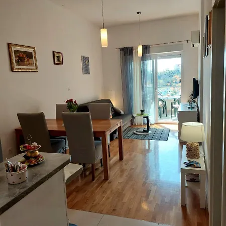 Apartment Lana *