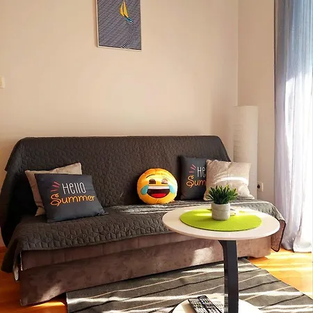 Lana Apartment *