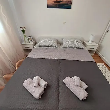 Lana Apartment
